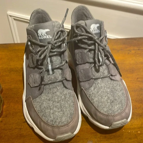 Sorel shoes - Picture 1 of 7